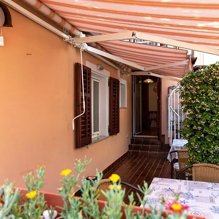 Apartmaji Pri Perotu Izola Exterior photo