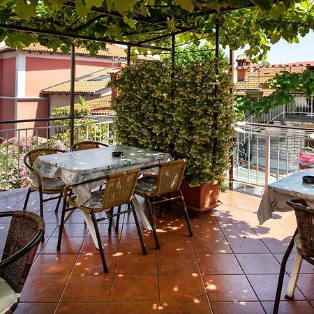 Apartmaji Pri Perotu Izola Exterior photo