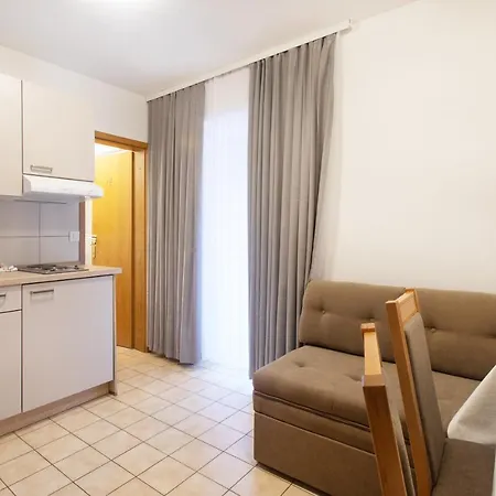 Apartmaji Pri Perotu Izola Exterior photo
