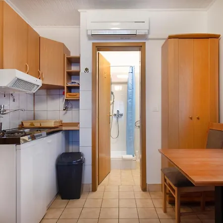 Apartmaji Pri Perotu Izola Exterior photo