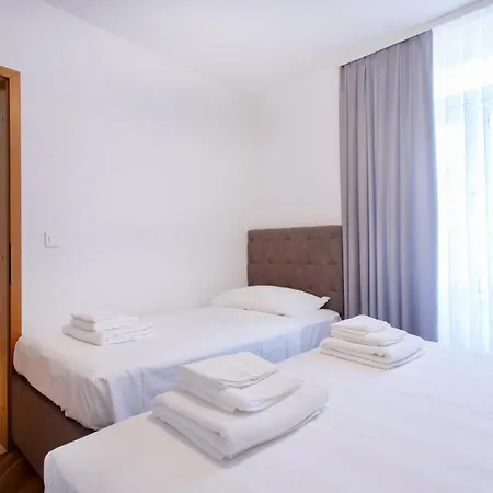 Apartmaji Pri Perotu Izola Exterior photo