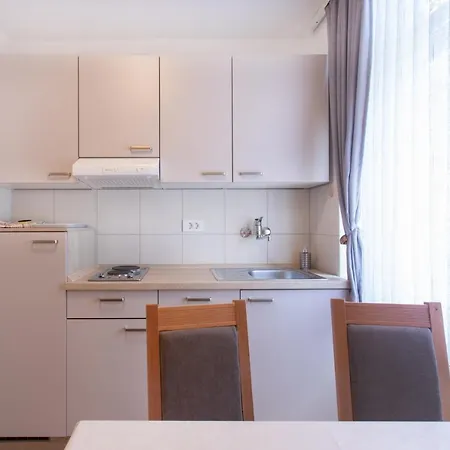 Apartmaji Pri Perotu Izola Exterior photo